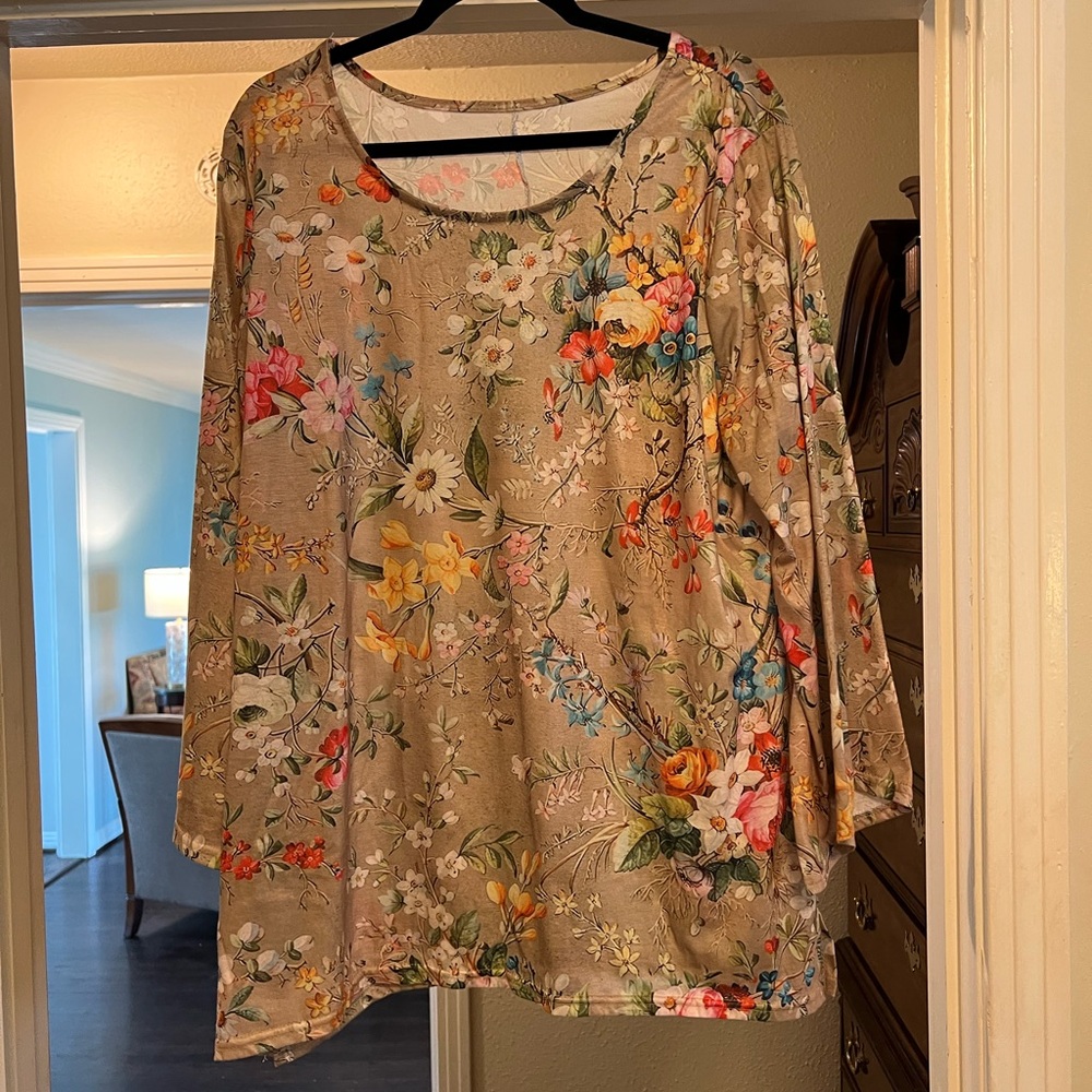 Floral Elegance Women's Blouse